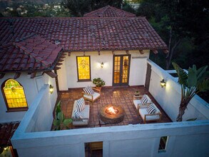 2942 Passmore Dr in Los Angeles, CA - Building Photo - Building Photo