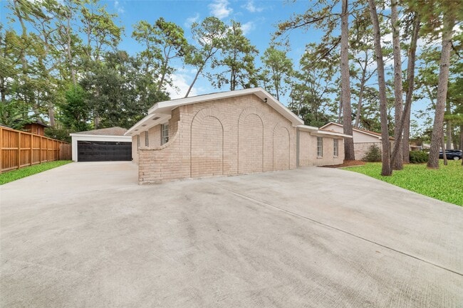 25402 Hickory Valley Ln