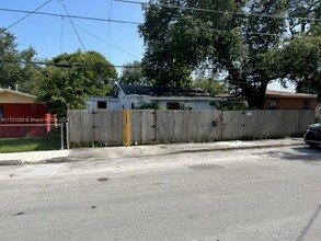 286 NW 57th St in Miami, FL - Building Photo - Building Photo