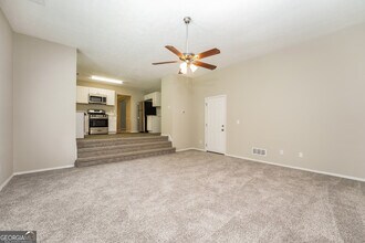 1254 Huntington Pl Cir in Lithonia, GA - Foto de edificio - Building Photo