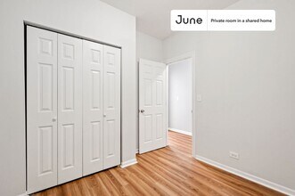 Room in Shared 4 bed/2 bath home, Unit B in Chicago, IL - Foto de edificio - Building Photo