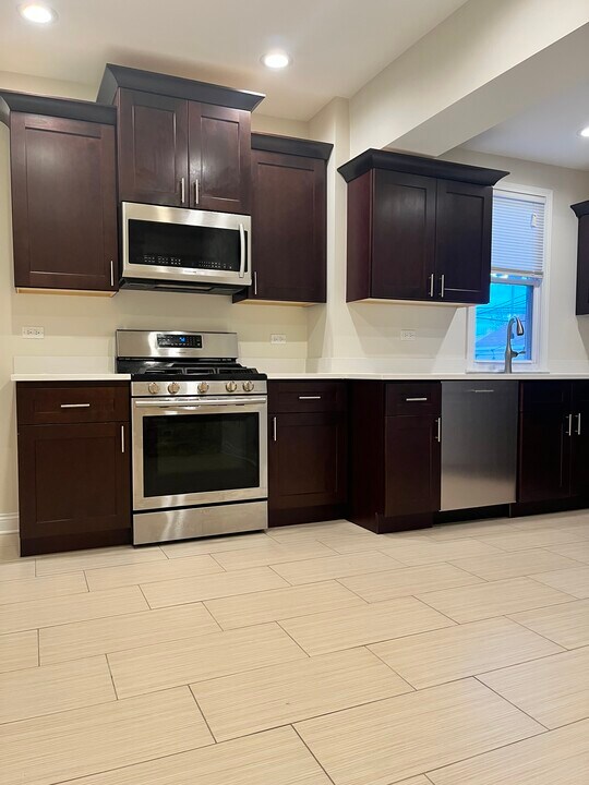 3145 N Lamon Ave, Unit 1 in Chicago, IL - Building Photo