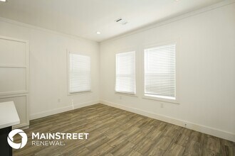 2003 E Overton Rd in Dallas, TX - Foto de edificio - Building Photo