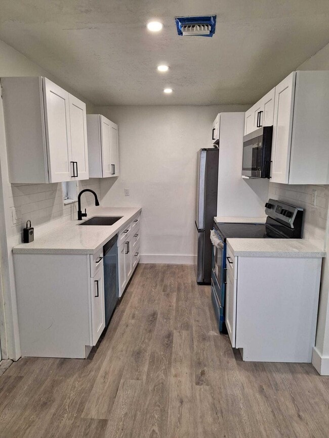 property at 1000 W 1st St