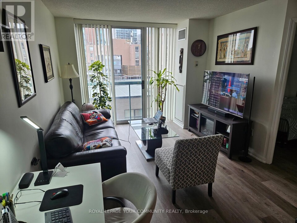 311-311 Richmond St E in Toronto, ON - Building Photo