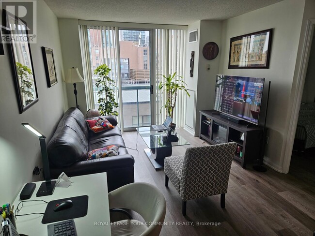 311-311 Richmond St E