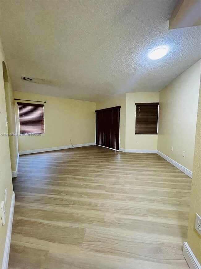 14105 SW 120th Ct in Miami, FL - Building Photo - Building Photo