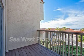 914 Caminito Madrigal in Carlsbad, CA - Building Photo - Building Photo