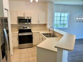 5119 SE Mariner Garden Cir in Stuart, FL - Building Photo - Building Photo