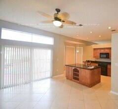 2333 NW 195th Ave in Pembroke Pines, FL - Building Photo - Building Photo