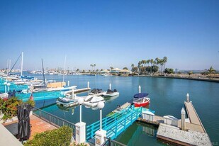 8 Antigua Ct in Coronado, CA - Building Photo