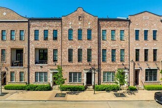 751 S Cesar Chavez Blvd in Dallas, TX - Building Photo - Building Photo
