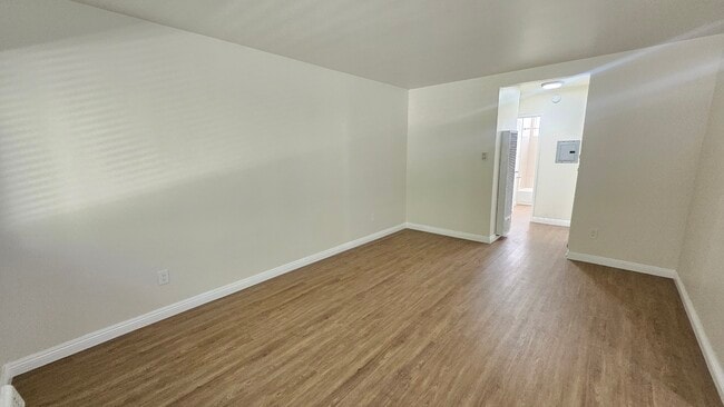 815 Benton Wy, Unit 2 in Los Angeles, CA - Building Photo - Building Photo
