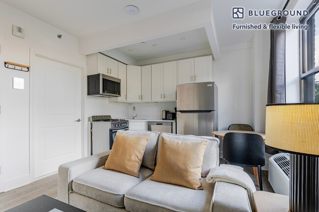 45 W 81st St in New York, NY - Building Photo - Building Photo