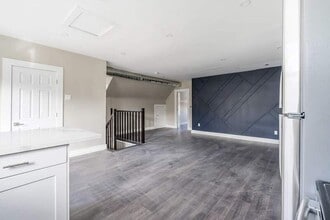 484 Main St E in Hamilton, ON - Building Photo - Building Photo
