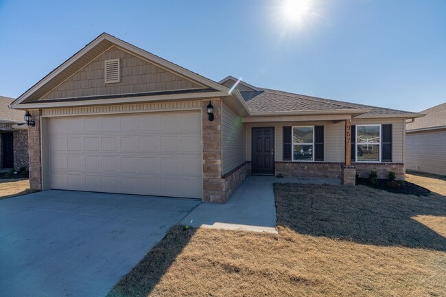957 E Starling St in Fayetteville, AR - Building Photo - Building Photo