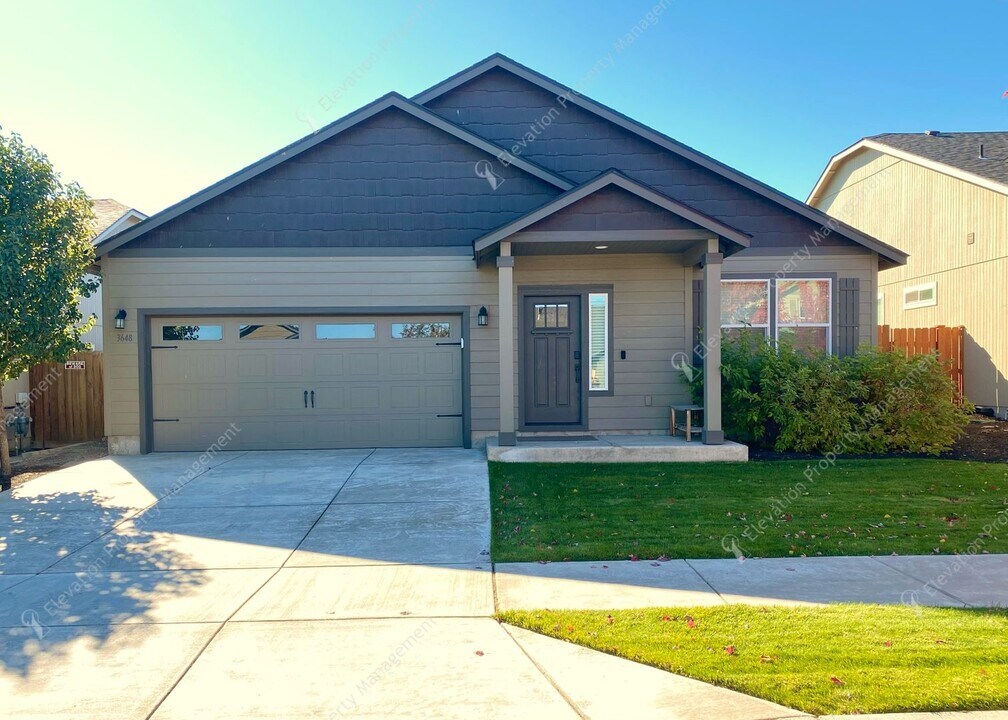 3648 SW Pumice Ave in Redmond, OR - Building Photo