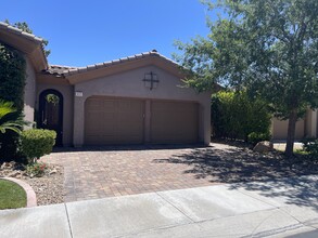 105 Emerald Dunes Cir in Henderson, NV - Foto de edificio - Building Photo