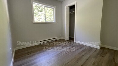 6113 Beverly Ln in Everett, WA - Building Photo - Building Photo