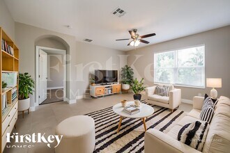 631 SW 27th Terrace, Unit 3.Garage in Cape Coral, FL - Building Photo - Building Photo