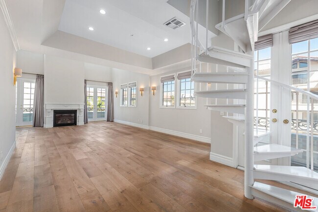 1379 Midvale Ave-Unit -307 in Los Angeles, CA - Building Photo - Building Photo