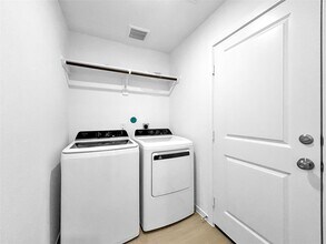 9227 Terrace Dr in Baytown, TX - Building Photo - Building Photo