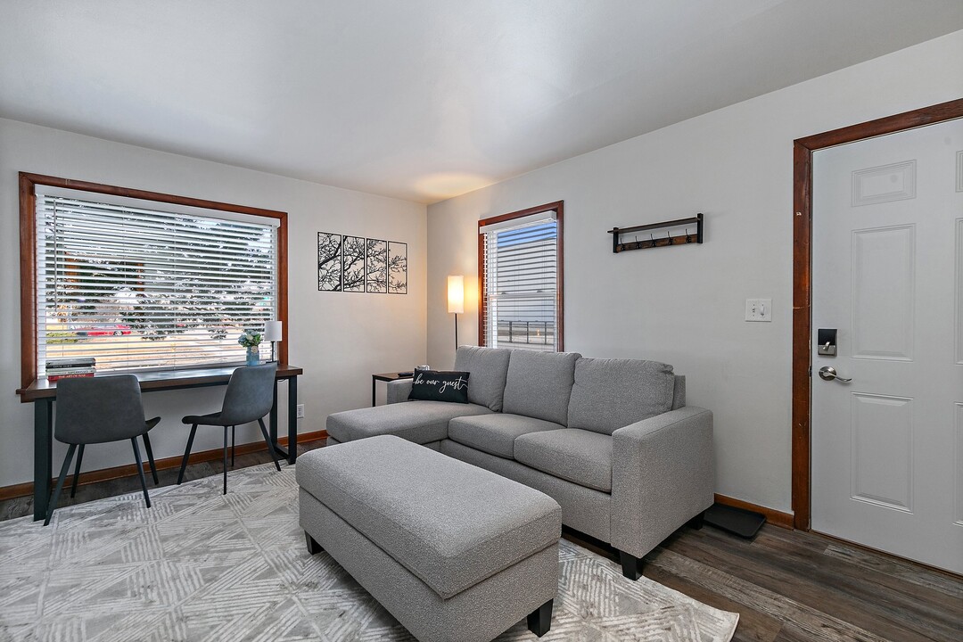2321 Logan St in Rockford, IL - Building Photo