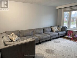 145 Tulloch Dr in Ajax, ON - Building Photo - Building Photo