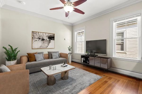 11 Woodlawn St, Unit 1 in Boston, MA - Building Photo - Building Photo