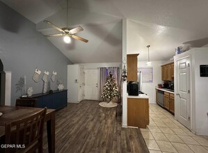 876 Fragrant Ash Pl in El Paso, TX - Building Photo - Building Photo