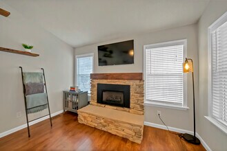 345 Firebridge Dr in Chapin, SC - Foto de edificio - Building Photo