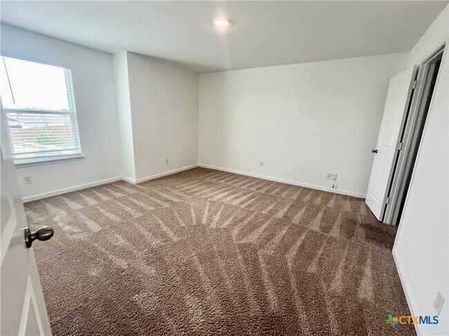 property at 3911 Trail de Paris