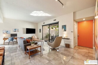 427 N Calle Rolph in Palm Springs, CA - Foto de edificio - Building Photo