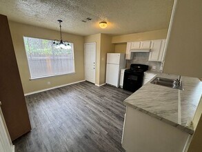 2101 Granberry Dr in Austin, TX - Building Photo - Building Photo