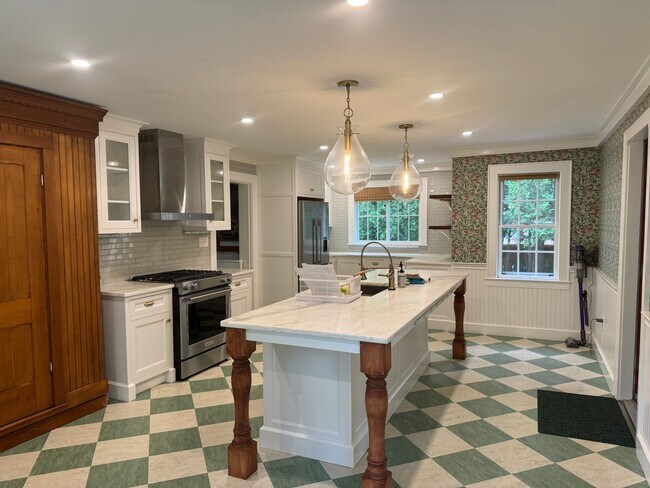 9 Brockway Rd in Hanover, NH - Building Photo - Building Photo