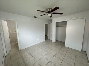 334 E 2nd St in Hialeah, FL - Foto de edificio - Building Photo
