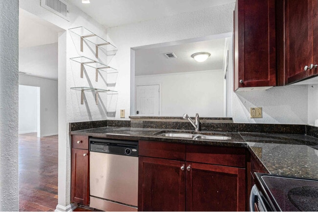 2657 Lenox Rd NE in Atlanta, GA - Building Photo - Building Photo
