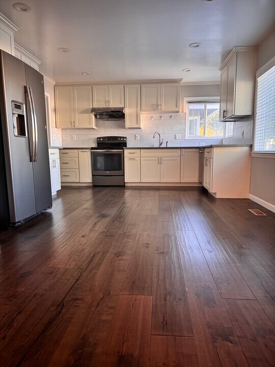 832 Blair Ave, Unit 2 in Sunnyvale, CA - Foto de edificio