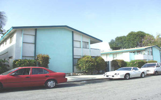 561 E 64th St in Long Beach, CA - Building Photo