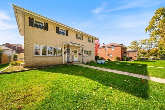 27 E Thorndale Ave in Roselle, IL - Building Photo - Building Photo