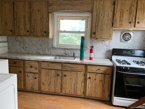 49 Central Ave in Westbury, NY - Building Photo - Building Photo