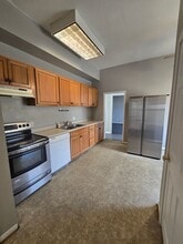 216 E Ashley St in Jefferson City, MO - Building Photo - Building Photo