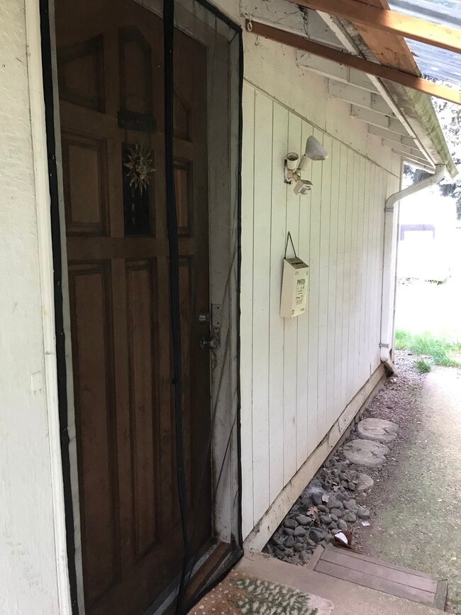 2814 SE 133rd Ave in Portland, OR - Foto de edificio - Building Photo