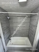 500 Evelyn Ct in Akron, OH - Building Photo - Building Photo