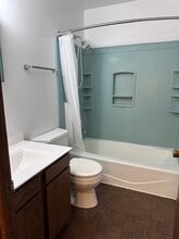 7919 W Norwich Ave, Unit 7921 in Milwaukee, WI - Foto de edificio - Building Photo