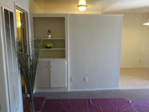 Marquis Apartments in Hawthorne, CA - Foto de edificio - Interior Photo