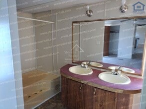 211 Holly Berry Ln in Sparta, TN - Building Photo - Building Photo