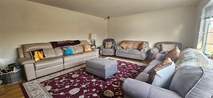10 Old Farm Rd in Scarsdale, NY - Building Photo - Building Photo