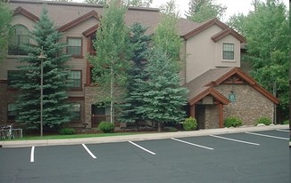 RiverEdge Apartments in Avon, CO - Building Photo