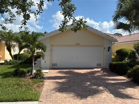 8004 Camminare Dr in Sarasota, FL - Building Photo